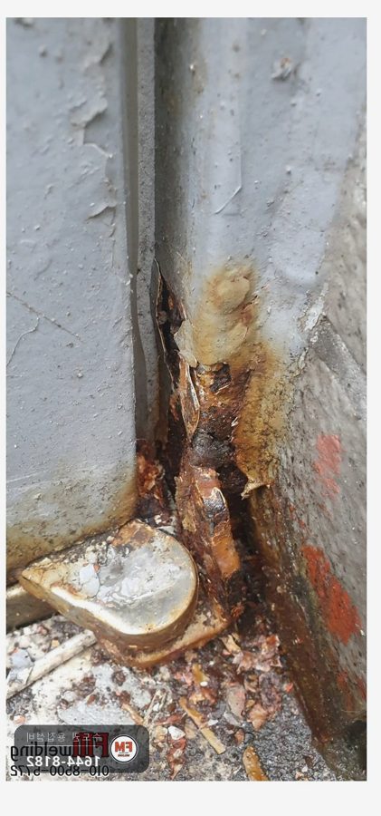 현관문수리 아래 피벗 힌지 부식 스텐 앵커 309 보수 용접